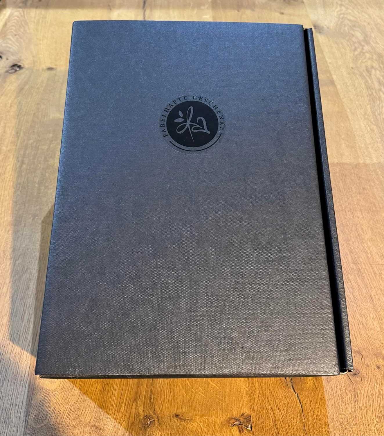 Wein-Präsentkörbe - Geschenkset 2 x Weißwein aus Italien (Pipoli Bianco Basilicata IGP) mit Schokoladentrüffeln und dunkler Schokolade | 2 x 0,75 l – Bild 5