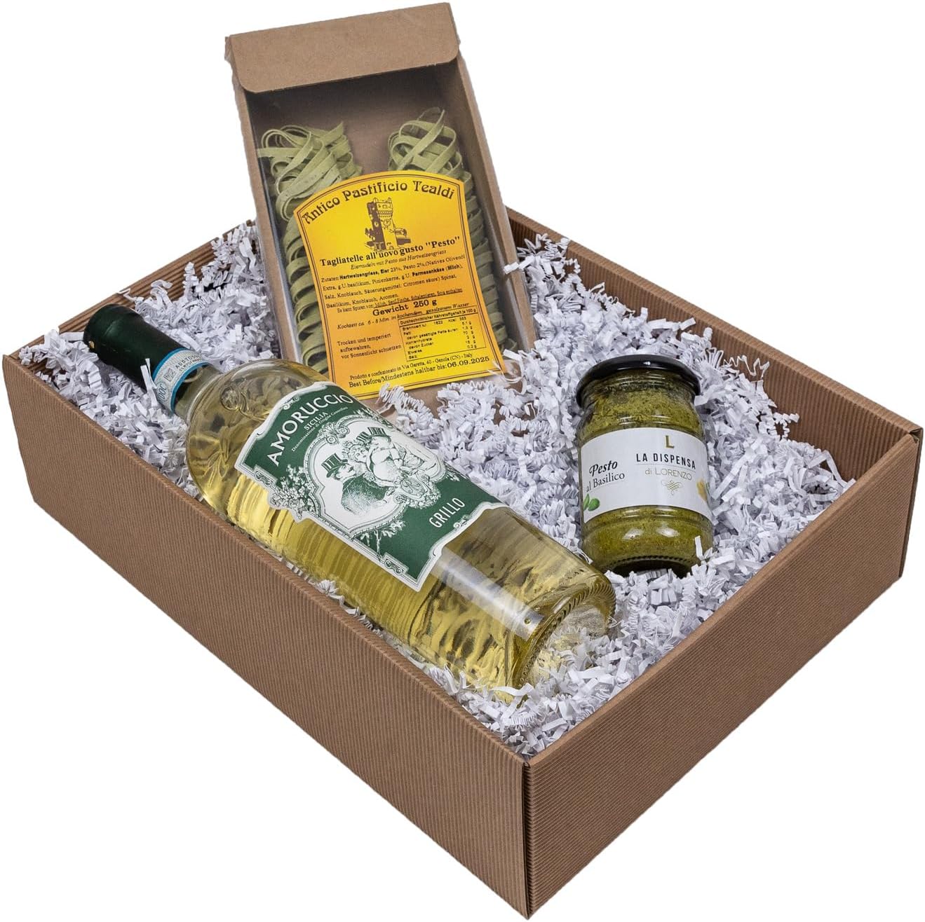 Wein-Präsentkörbe - The Wine Guys Weinpräsent „Pesto e Vino“ Geschenkkorb mit italienischen Spezialitäten: Italienische Delikatessen und Weißwein (1 x 0,75 l, 13,5 % Vol.) NV Dry (1 x 0,75 L) – Bild 2