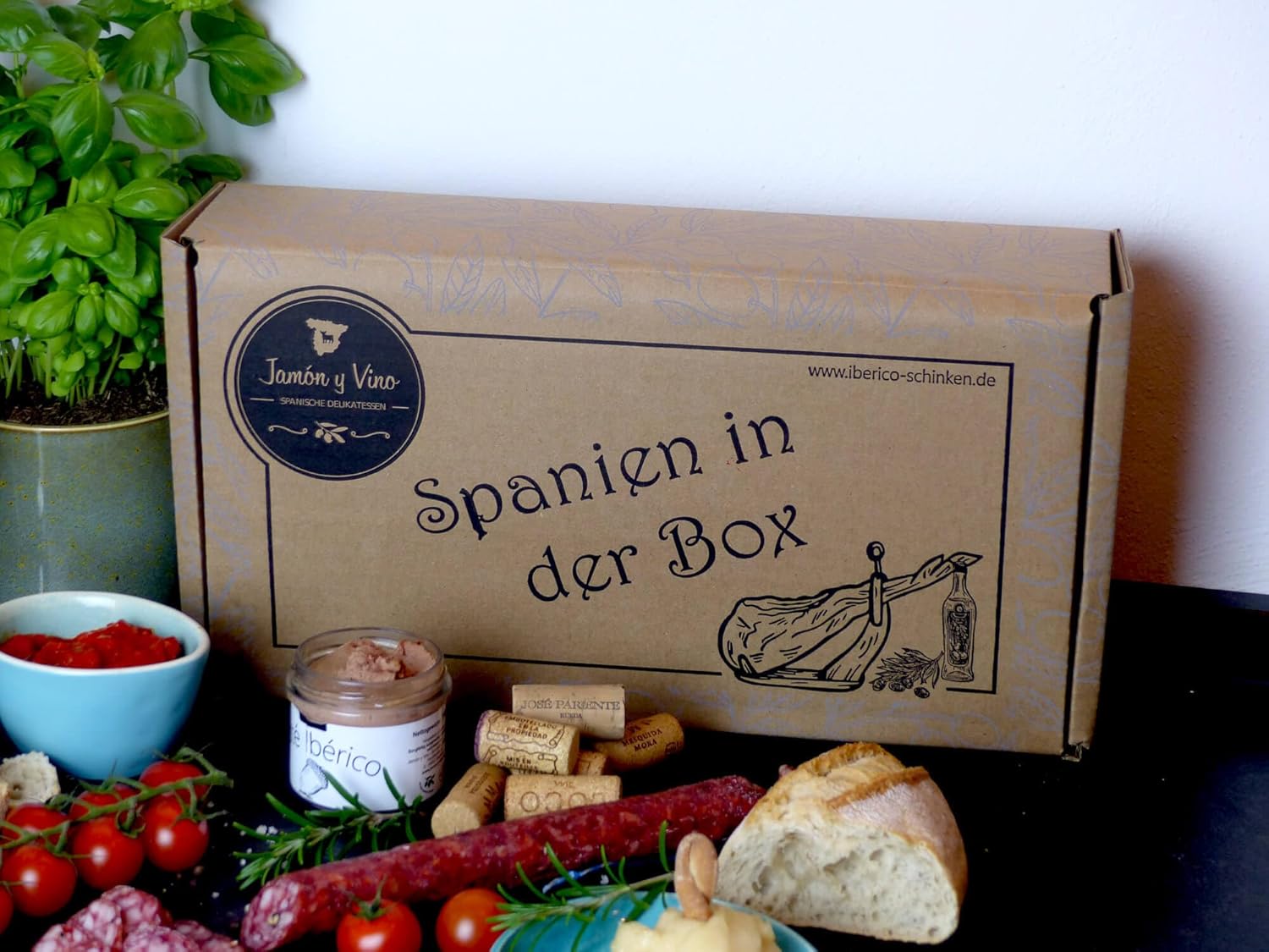 Wein-Präsentkörbe - Geschenkbox mit spanischen Delikatessen - Tapas-Abend zu zweit - Geschenkset Geschenkkorb Spanien mit Rotwein – Bild 5