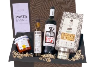 Wein-Präsentkörbe – Pasta & Vino Gift Set | Filled Gift Basket with Italian Noodles, Mediterranean Delicacies & Red Wine from Spain | Delicious Gift Idea from jamon.de