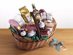 Wurst-Präsentkörbe – Präsentkorb Gourmetkorb Nr. 5 | Feinkost-Geschenkkorb mit norddeutschen Spezialitäten | Lebensmittelkorb mit Wurst und Schinken | Perfekte Geschenke für Geburtstage, Jubiläen und mehr