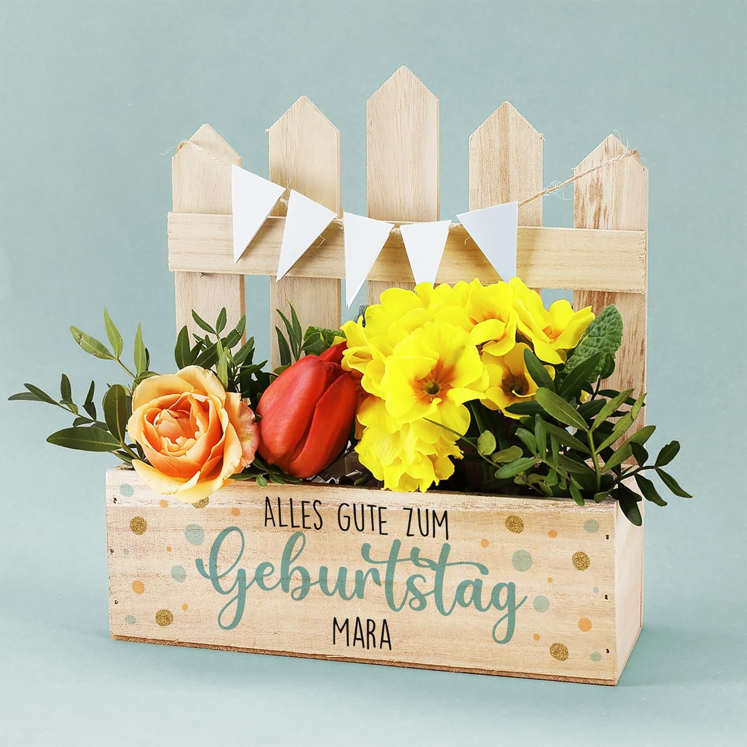 Geburtstags-Präsentkörbe - Herz & Heim® Personalisierter Geschenkkorb aus Holz – Geburtstagsgeschenk mit individuellem Namen – Pflanzkasten mit Zaun und Aufdruck – Bild 2
