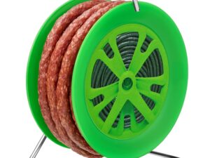 Wurst-Präsentkörbe – Wurstbaron Wurst-Kabeltrommel im Gartenschlauch-Design, 3,5 m Wurst im Krakauer Stil, hochwertig und rauchiges Aroma, witziges Geschenk, 240 g