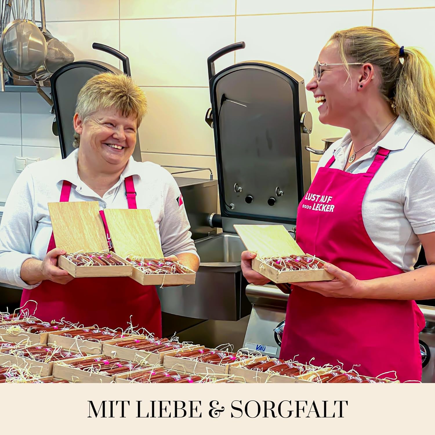 Wurst-Präsentkörbe - Salami-Wurststangen in Holzkiste vom Metzger-Weltmeister Freyberger in Geschenkbox | Nürnberger Wurst- und Fleischgeschenkideen | Lustiges Geschenk | Wurstsnack aus regionalem Fleisch – Bild 5