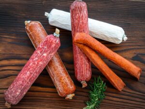 Wurst-Präsentkörbe – Wurstbaron – Gourmet-Salami-Wurst-Probierpaket aus Bayern mit bayerischen Spezialitäten – 4 Sorten Salami & 2 Landjäger – 750 g