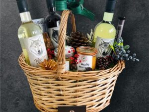 Wein-Präsentkörbe – Weinkorb – Die großen Wölfe | Geschenkkorb mit erlesenen Weinen und Köstlichkeiten | Perfektes Geschenk für Weinliebhaber und Kenner