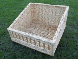 Wurst-Präsentkörbe – Thekenkorb, Präsentationskorb, Buffetkorb, Weiden-Geschenkkorb, 47 x 45 cm