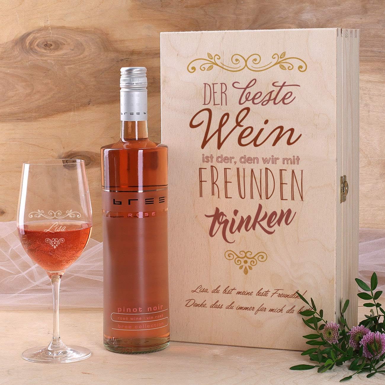 Wein-Präsentkörbe - Herz & Heim® Wein-Geschenkset mit graviertem Weinglas, Bree-Wein zur Auswahl, in Geschenkbox für beste Freunde, Rosé – Bild 2