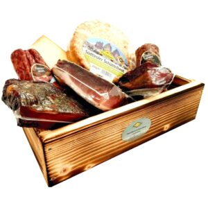 BAVAREGOLA South Tyrol Gift Box with 7 South Tyrolean Specialities - Gift Basket Filled with Bacon, Cheese, Salami - Enjoyment Gift for Men and Women