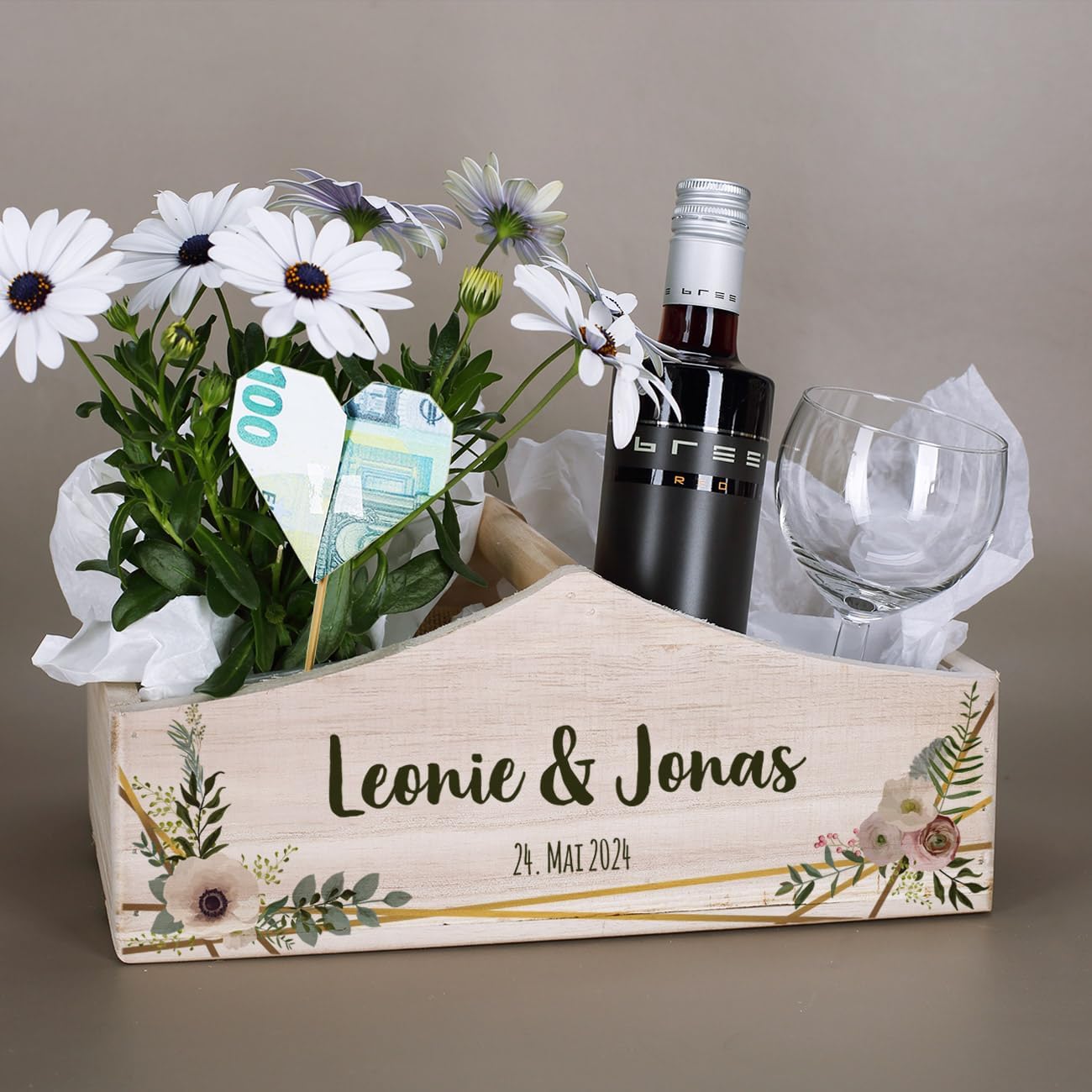 Herz & Heim Gift Basket with Print or Engraving for Wedding, Year or Valentine's Day (Name & Date with Flowers) – Bild 4