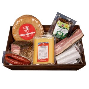 Gourmet Package with South Tyrolean Bacon, Sausage Gift with Cheese, Gift Basket with Salami and Shaker Bread from South Tyrol Enjoyment Gift Idea for Men and Women or as a Hiking Bread Time