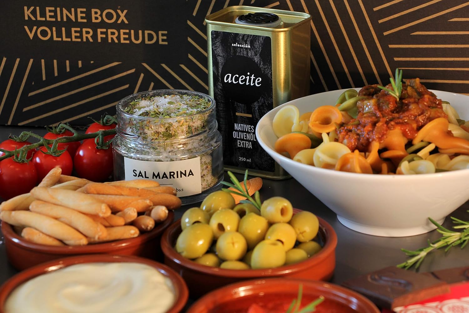 Delicious from the South, Vegetarian Gift Set with Mediterranean Delicacy, Extra Virgin Olive Oil and Sea Salt, Ready to Gift Wrapped GESCHENKVOLL – Bild 6