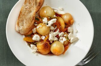 Schmorzwiebeln mit Feta