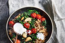 Malvenblätter mit konserviertem Knoblauch Rezept
