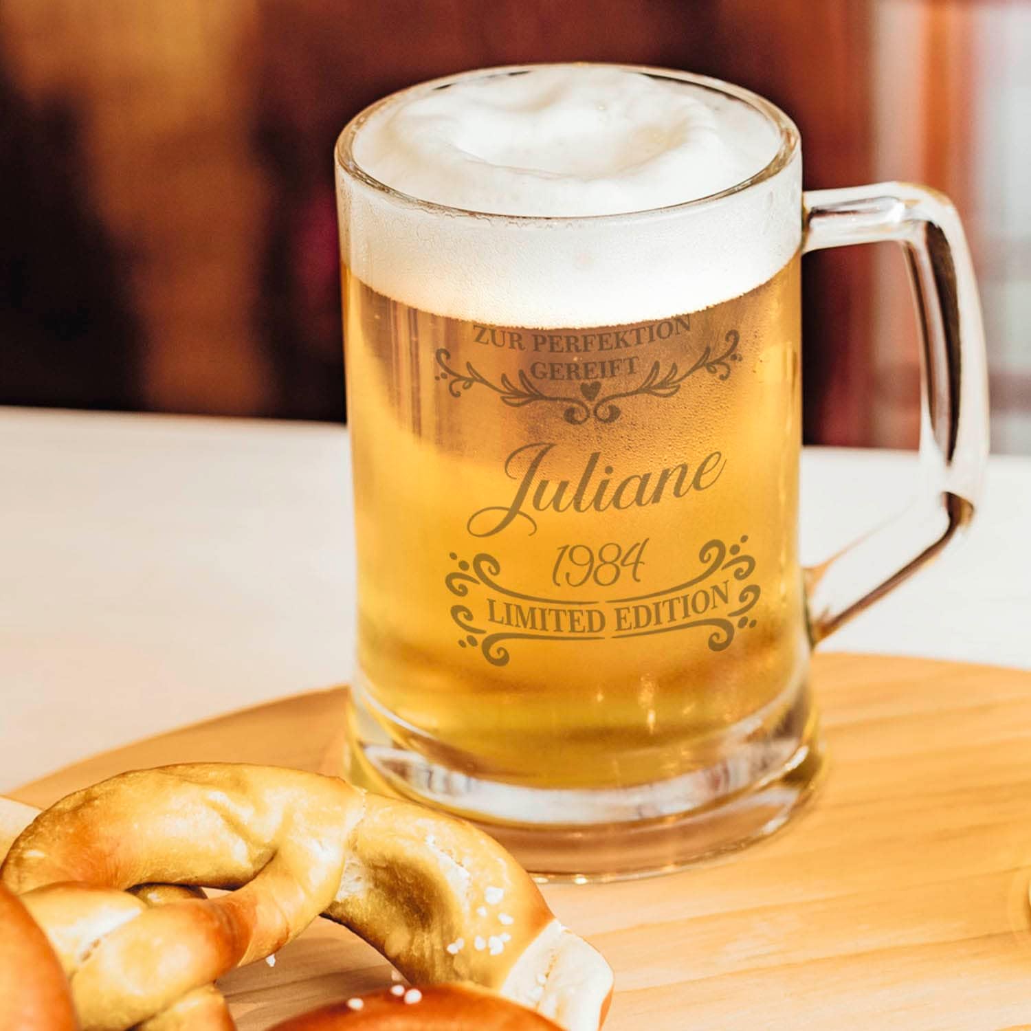 GRAVURZEILE Beer Mug with Engraving – Matured to Perfection – Personalised with Name and Date – Gifts for Him and Her – Personal Gift for Birthday or Christmas – Size: 0.5 L – Bild 4