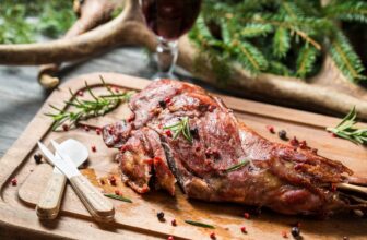 Zarte Rehkeule mit Rotweinsaue Rezept