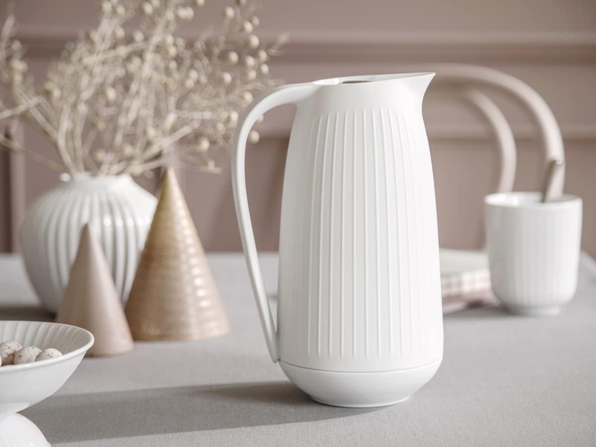 Kähler Hammershøi Insulated Jug 1.0 L with Button Function for Tea and Coffee White – Bild 8