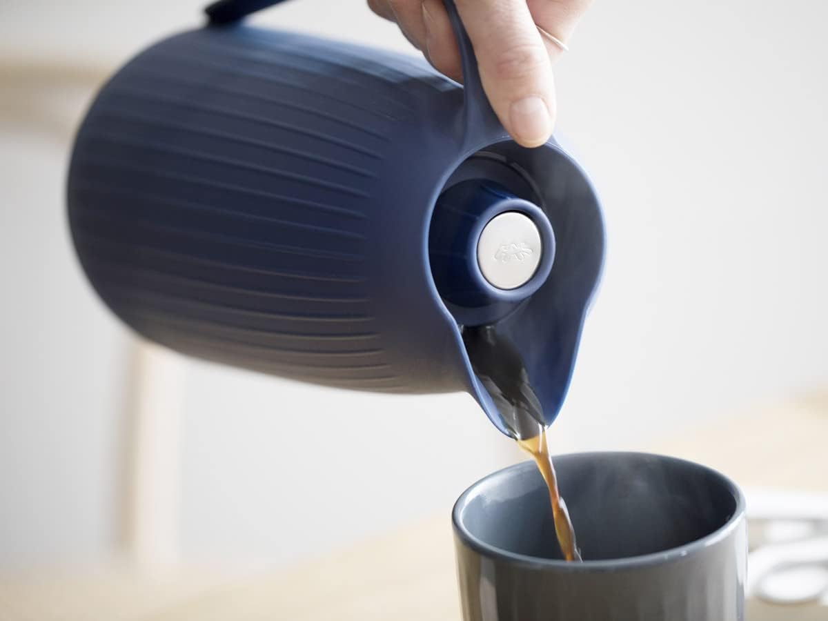 Kähler Hammershøi Insulated Jug 1.0 L with Button Function for Tea and Coffee White – Bild 6