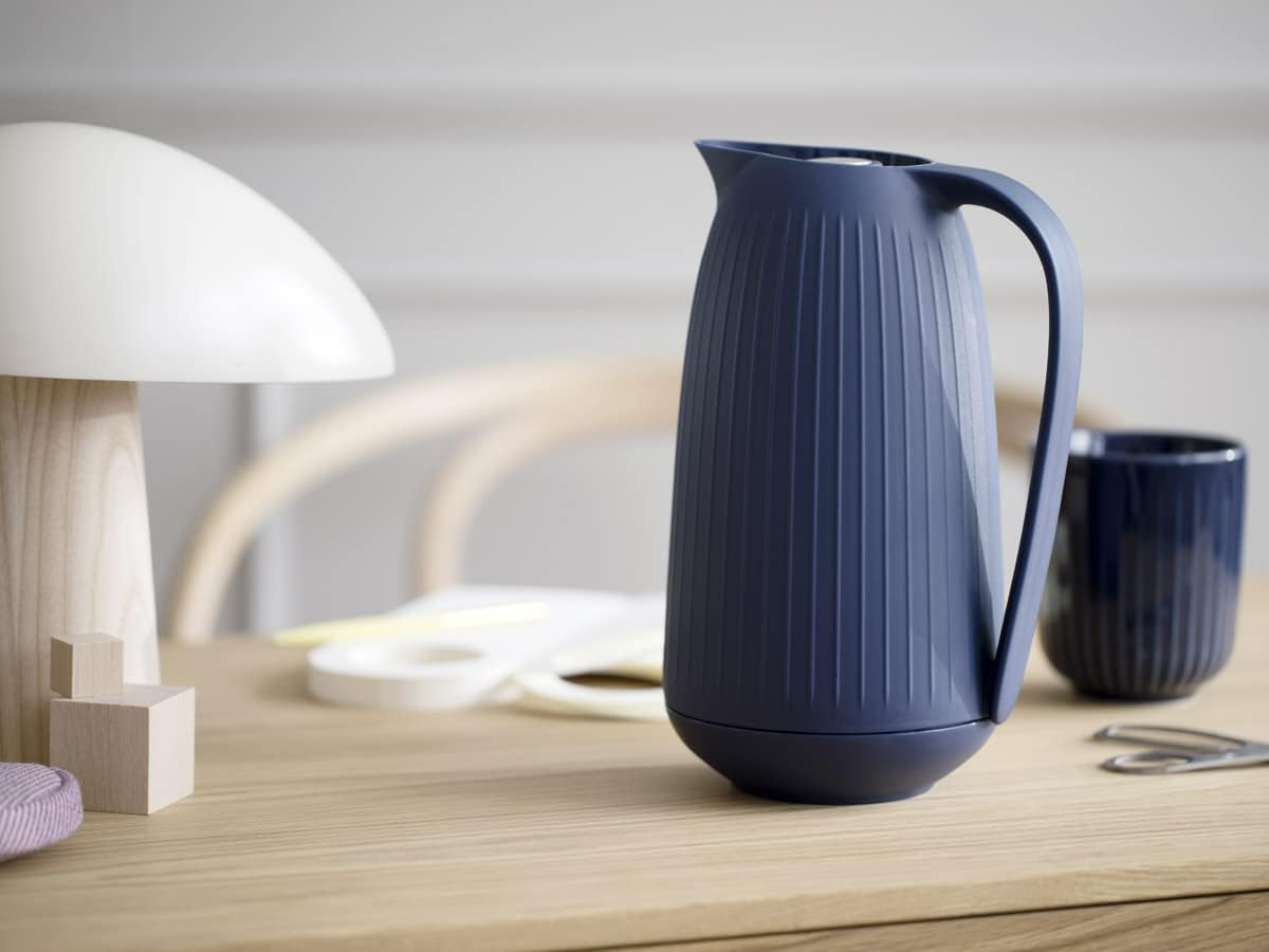 Kähler Hammershøi Insulated Jug 1.0 L with Button Function for Tea and Coffee White – Bild 5