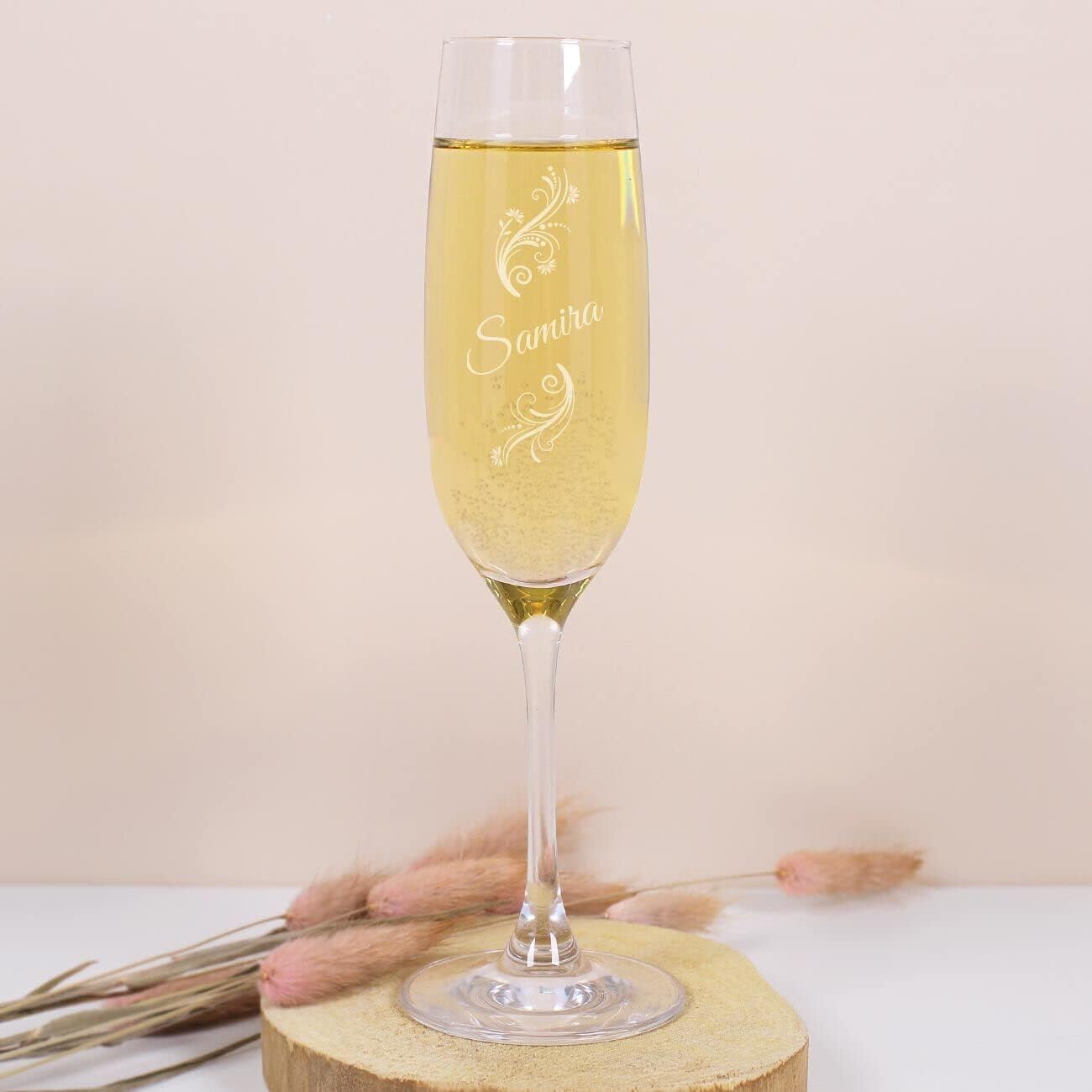 Herz & Heim Leonardo Champagne Glass Personalised with Engraving - Gifts for Women with Name Engraving - Personalised Gifts as Birthday Gift for Women & Gift Girlfriend – Bild 3