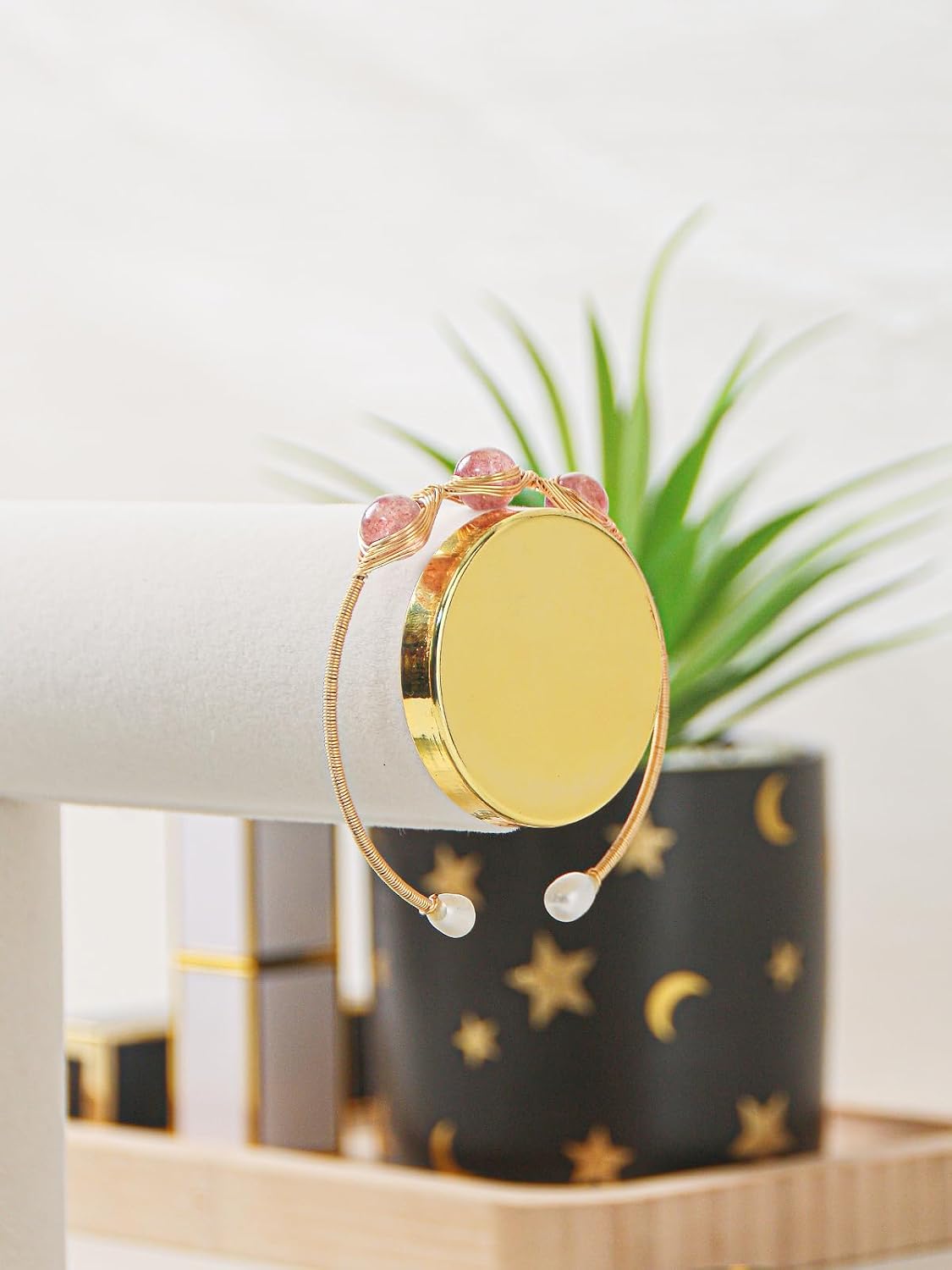 Bracelet Holder Organizer for Bracelets Organizer for Women Jewelry Accessories (Velvet, Beige, Gold Metal Lid) – Bild 4