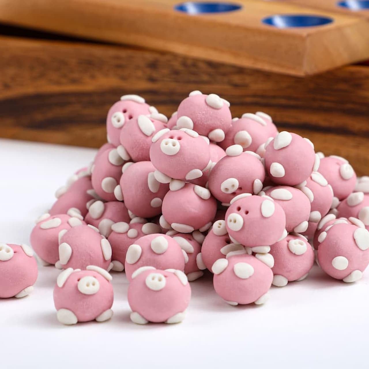 ROMBOL Piggy Game, Dice Game with the Cute Piggies for the Whole Family, for 2 to 6 Players – Bild 4