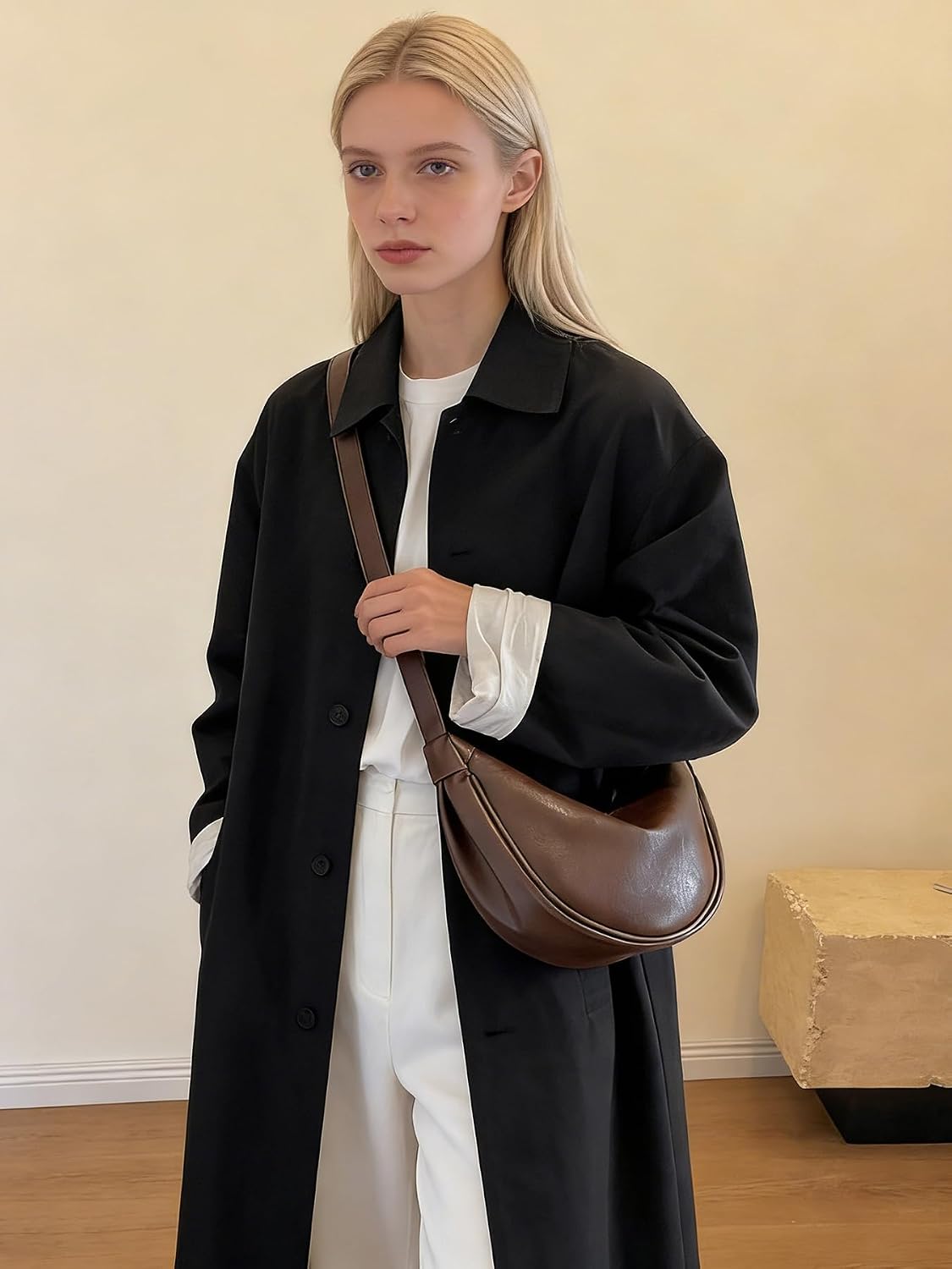Half moon bag women's PU leather retro crossbody bag small, made of waterproof material, with adjustable shoulder strap. Shoulder bag is ideal for commuters, shopping and everyday use. – Bild 4