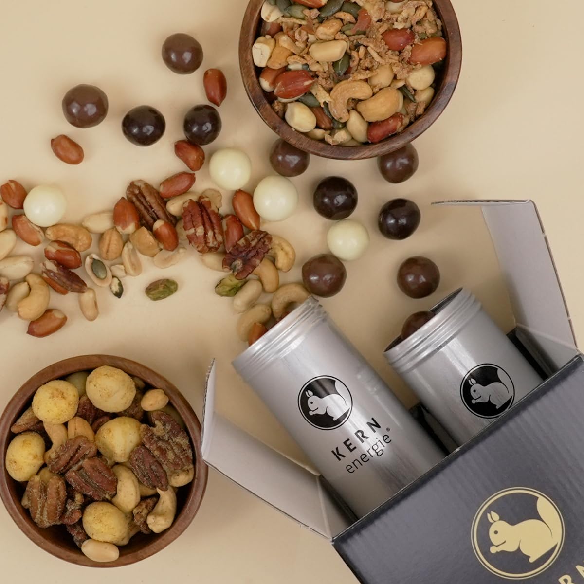 KERNenergie Elegant Nut Gift Set | 4 Nut Mixes and Chocolated Nuts in 90 g Aluminium Tin | in Practical Gift Box | for Mum and Dad | Father's Day – Bild 3