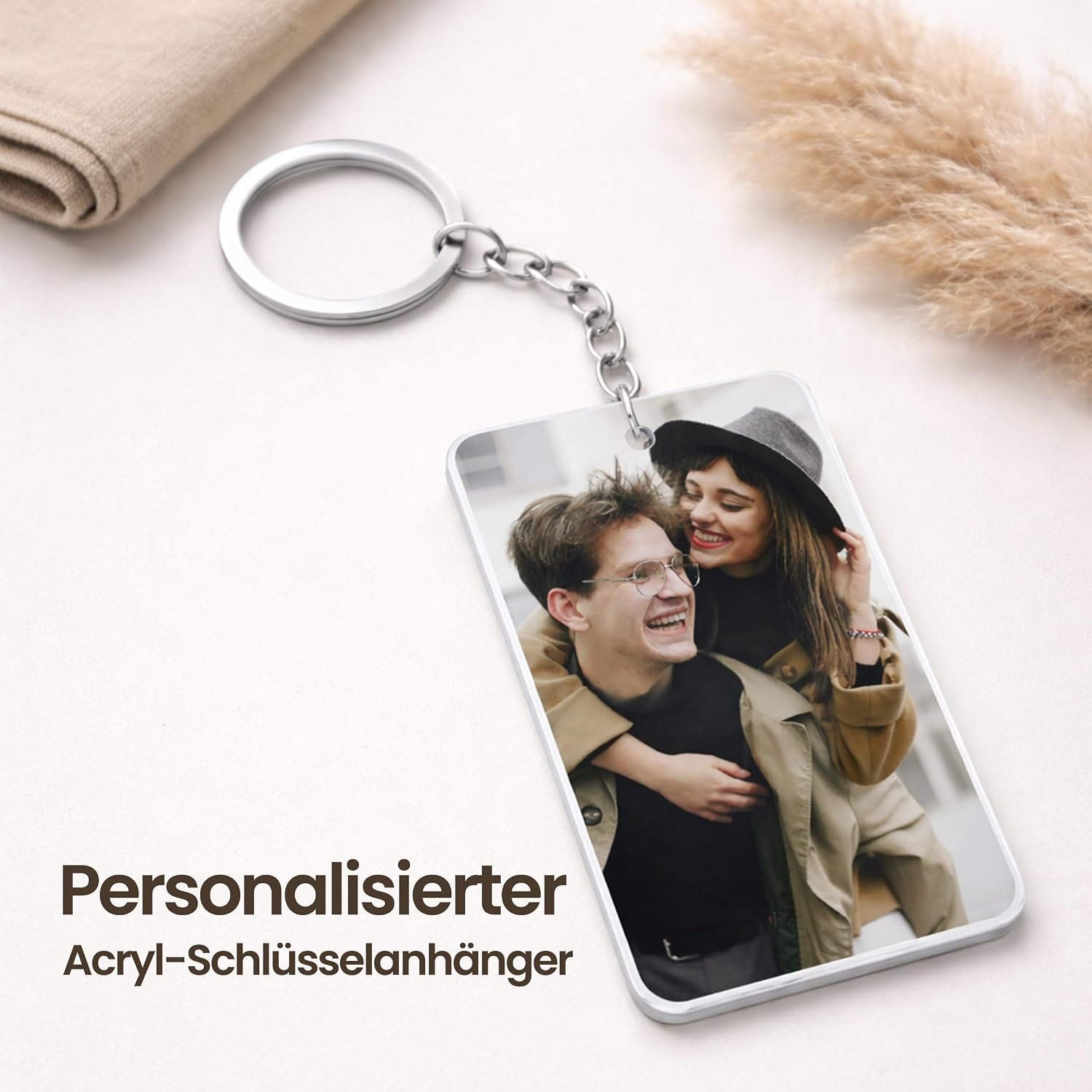 Meinearmbänder® Personalised Photo & Engraved Keyring - Square Acrylic Pendant - Perfect for Family Photos, Birthday & Anniversary - Gift for Couples, Friends & Family – Bild 2