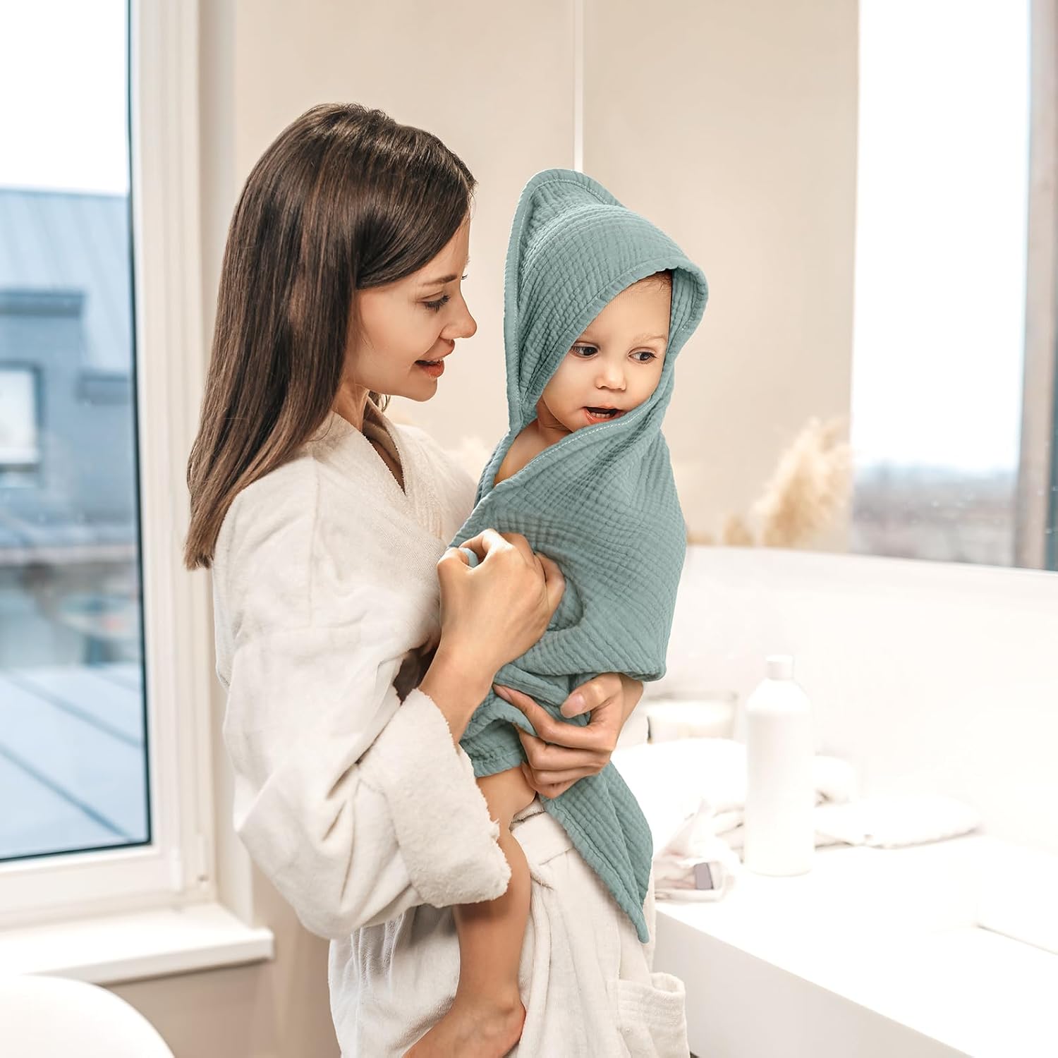 lulumoon Hooded Towel Baby Muslin Cotton: 76 x 76 cm for 0-18 Months – Bild 3