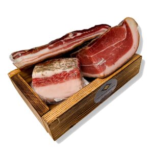 BAVAREGOLA "Speck Kistl" Gift Box with 3 South Tyrolean Bacon Specialities - Gift Basket Filled with Bacon, Lardo & Pancetta by Viktor Kofler/Lana - Enjoyment Gift for Men and Women