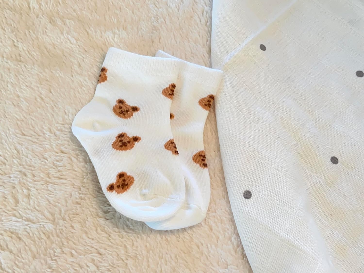Pregnancy announcement | Du wirst Oma | Du wirst Opa | You will be grandma and grandpa | Baby announcement | You will be grandma and grandpa with baby socks | White with bears – Bild 7