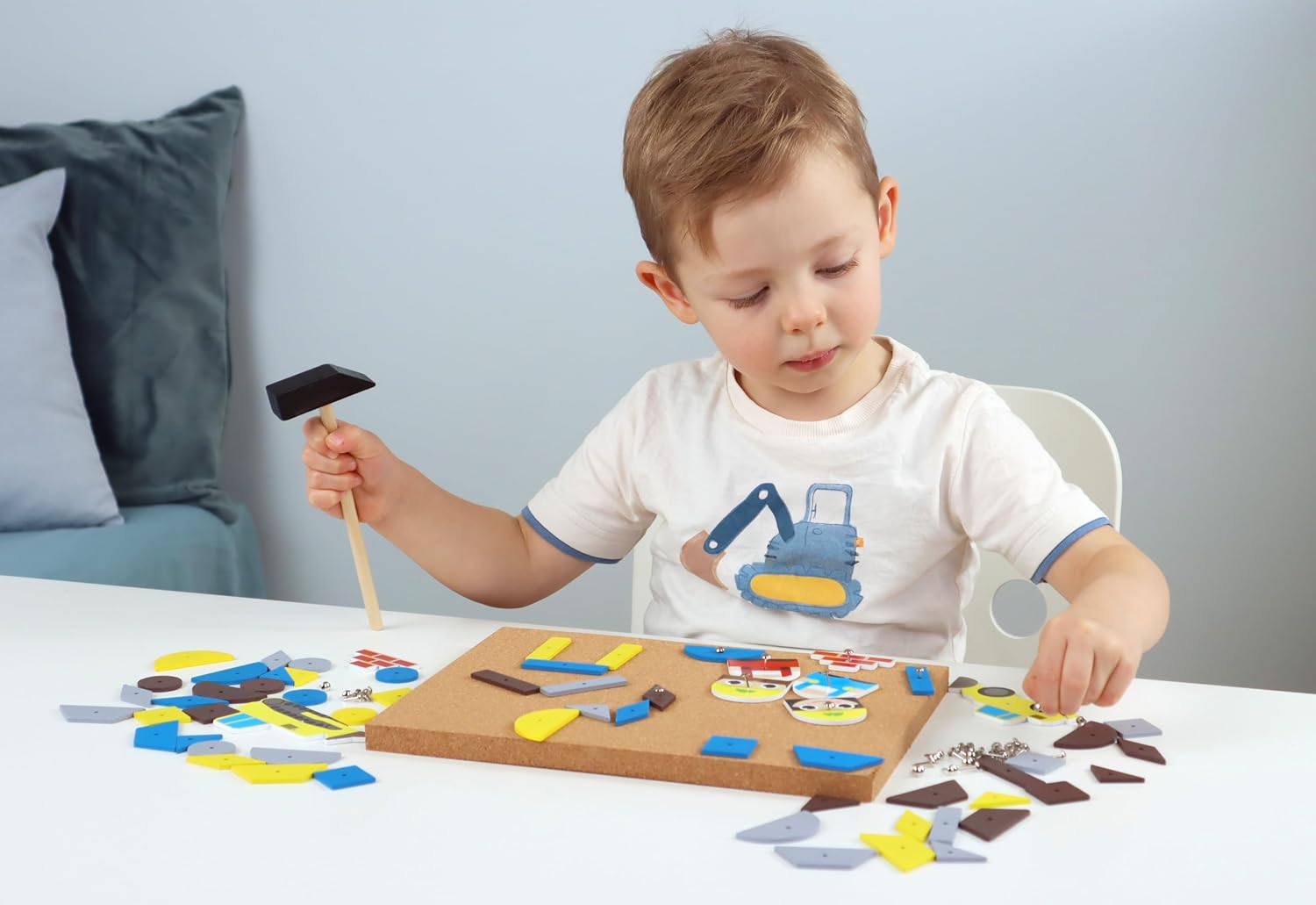 Lena 65828 Hammering Game, Building Site Game, Nail Game with 64 Pieces in 7 Shapes and 8 Building Site Parts, Cork Base Plate, Approx. 28 x 19.5 cm, hammer and nails, hammering game for children over 3 years – Bild 9