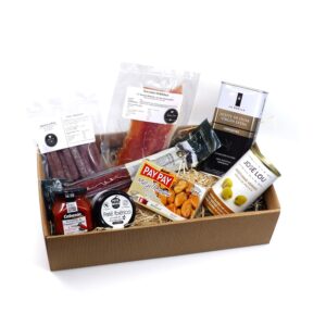 Gift Box with Olive Oil, Salami and Spanish Tapas and Delicatessen | Gift Basket | Gift Basket from Spain