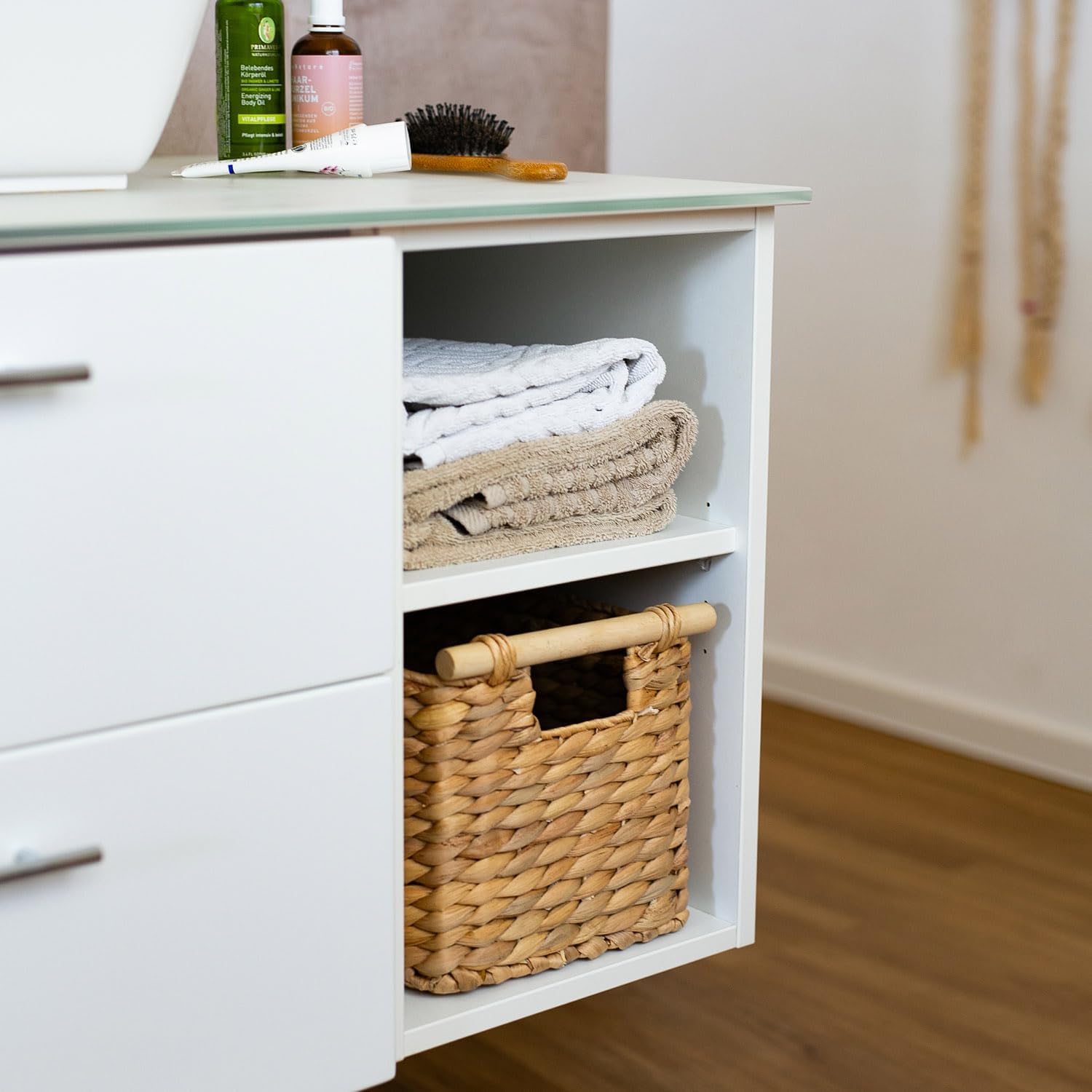 HMF Water Hyacinth Woven Storage Basket with Wooden Handles for Bathroom, Kitchen and Living Area, 37 x 22 x 20 cm, Natural – Bild 6