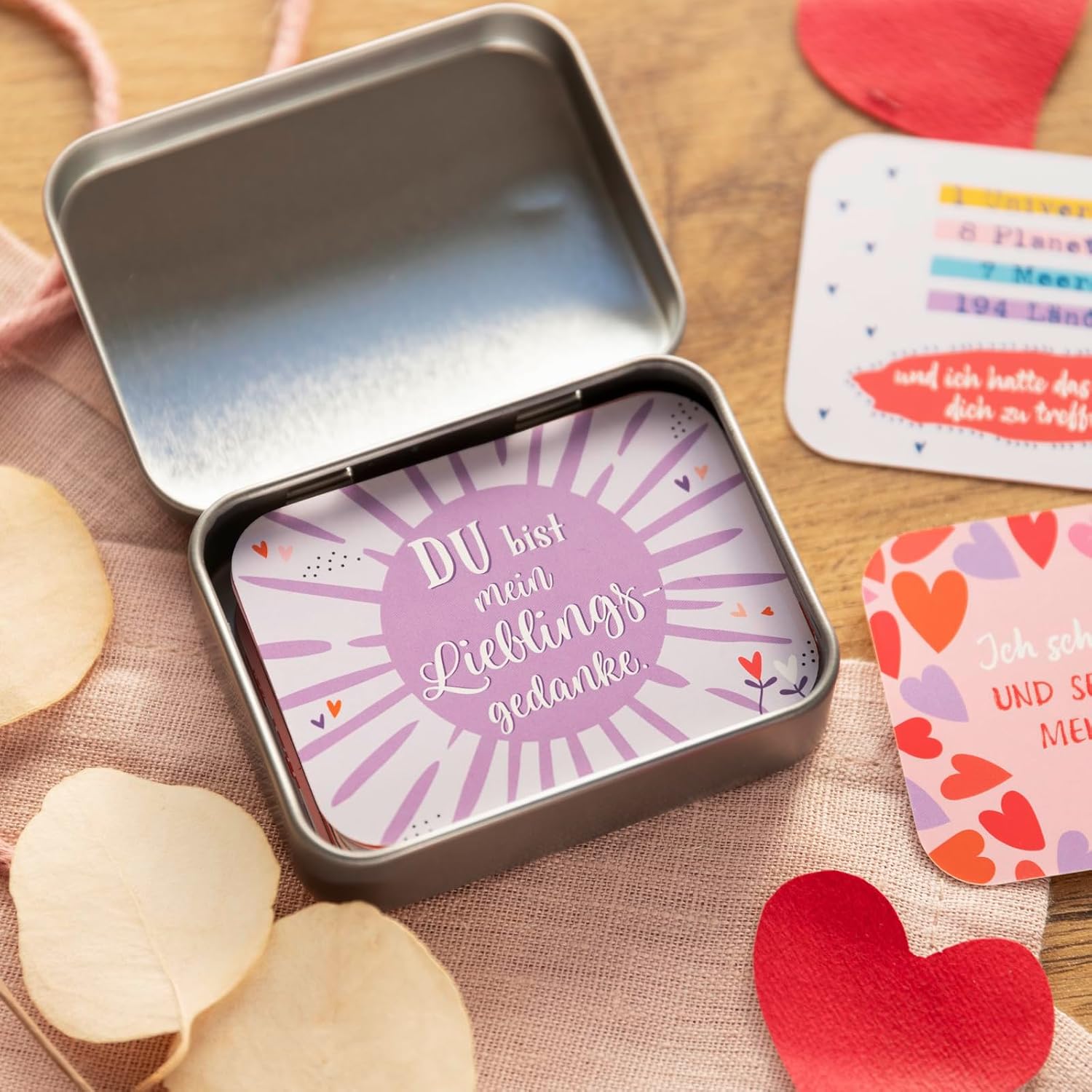Little Dose of Love: 25 kleine Liebeserklärungen für zwischendurch | Süße Metalldose mit Liebesbotschaften als romantisches Geschenk für Valentinstag, Jahrestag, o.ä. – Bild 8