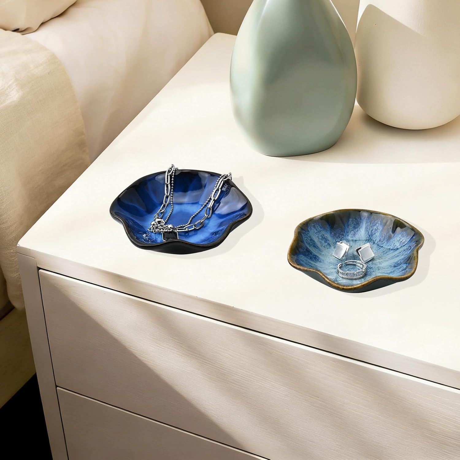Set of 3 Ceramic Jewellery Bowls, Flower Shape Jewellery Plates, Decorative Jewellery Bowl, Aesthetic Room Decor, Ring Bowl for Bedroom, Dressing Table (Lagoon + Glacier + Starry Sky) – Bild 4