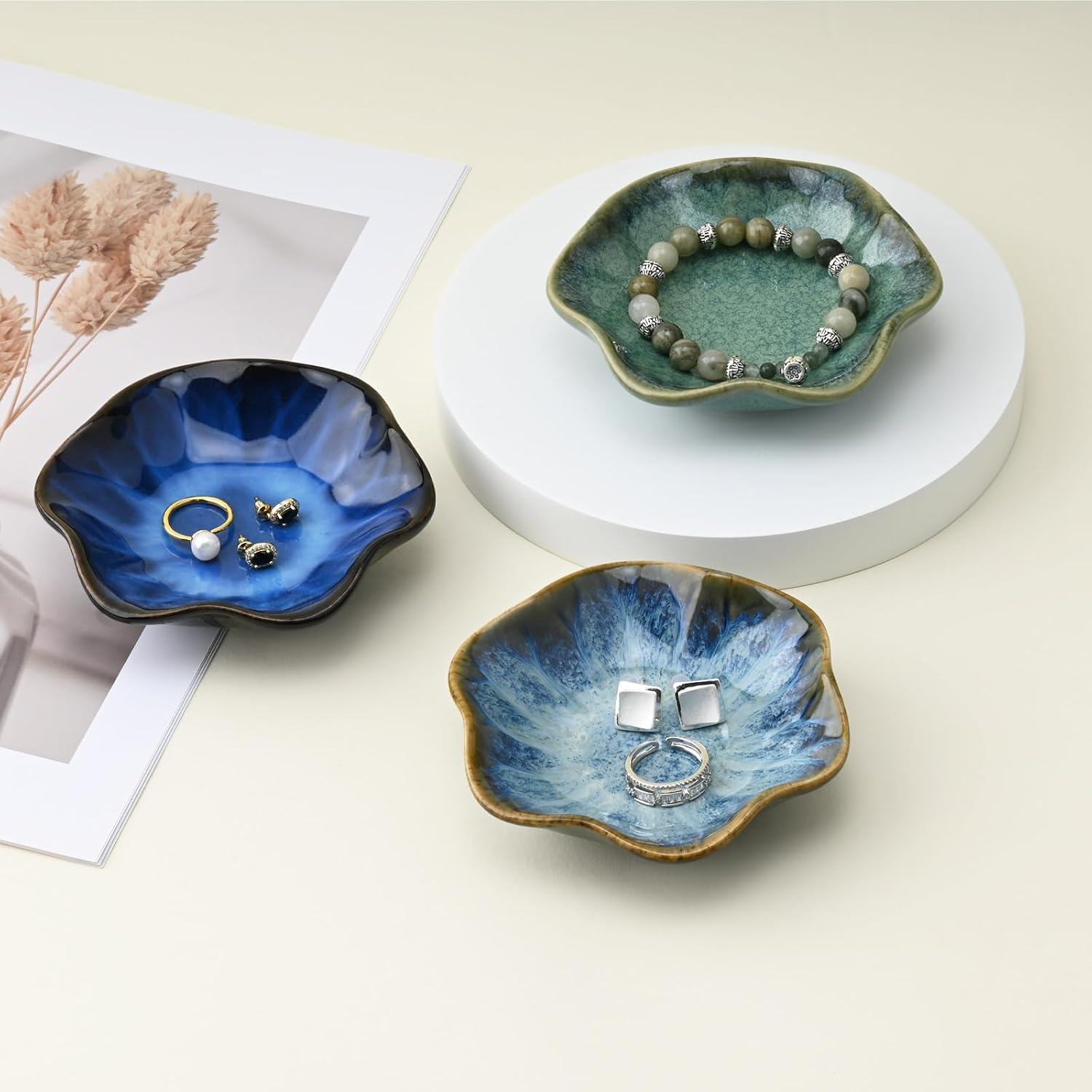 Set of 3 Ceramic Jewellery Bowls, Flower Shape Jewellery Plates, Decorative Jewellery Bowl, Aesthetic Room Decor, Ring Bowl for Bedroom, Dressing Table (Lagoon + Glacier + Starry Sky) – Bild 6