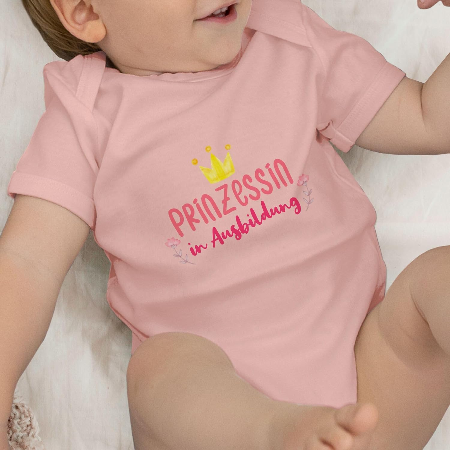 Shirtracer - Baby Body Kurzarm - Sprüche - Prinzessin in Ausbildung – Bild 7
