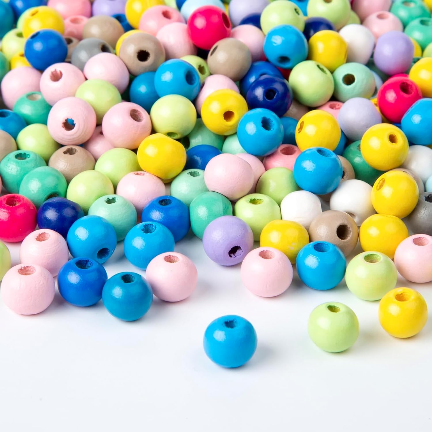 Pack of 600 Colourful Wooden Beads, 10 mm, Colourful Wooden Beads for Threading with Large Hole, Round Craft Beads Made of Wood in 12 Colours for Bracelet, Necklace, Jewellery Crafts and – Bild 3