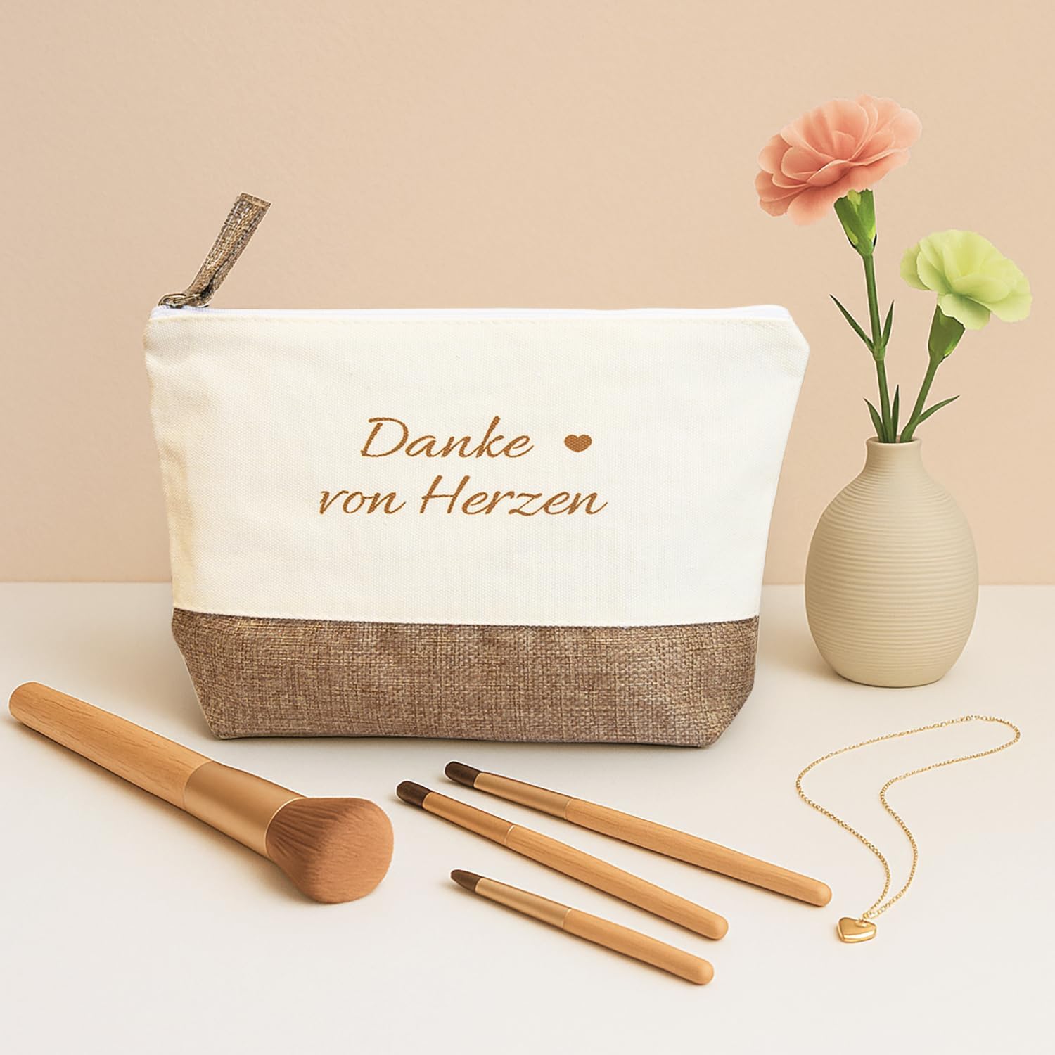 Thank You Gift - Cosmetic Bag with "Danke von Herzen" Print Make Up Bag as a Small Gift for Colleague, Teacher, Girlfriend, Mum, Caregiver or Midwife, Leaving Gift Women – Bild 5