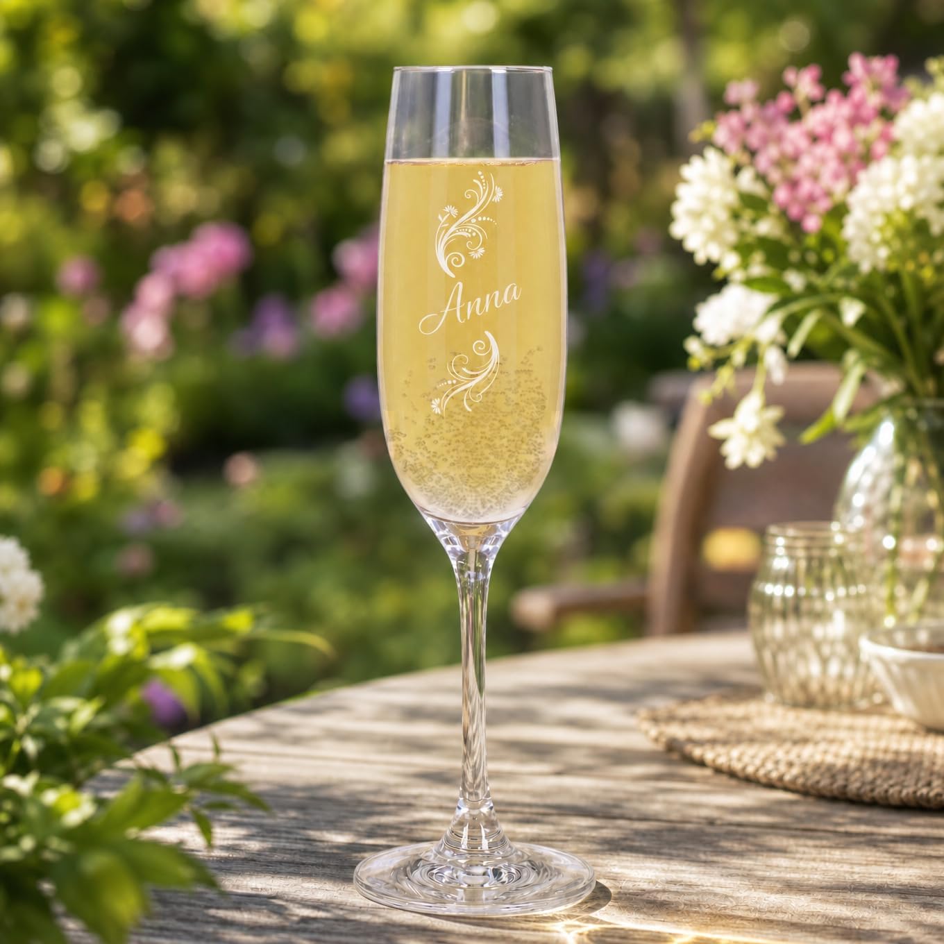 Herz & Heim Leonardo Champagne Glass Personalised with Engraving - Gifts for Women with Name Engraving - Personalised Gifts as Birthday Gift for Women & Gift Girlfriend – Bild 4