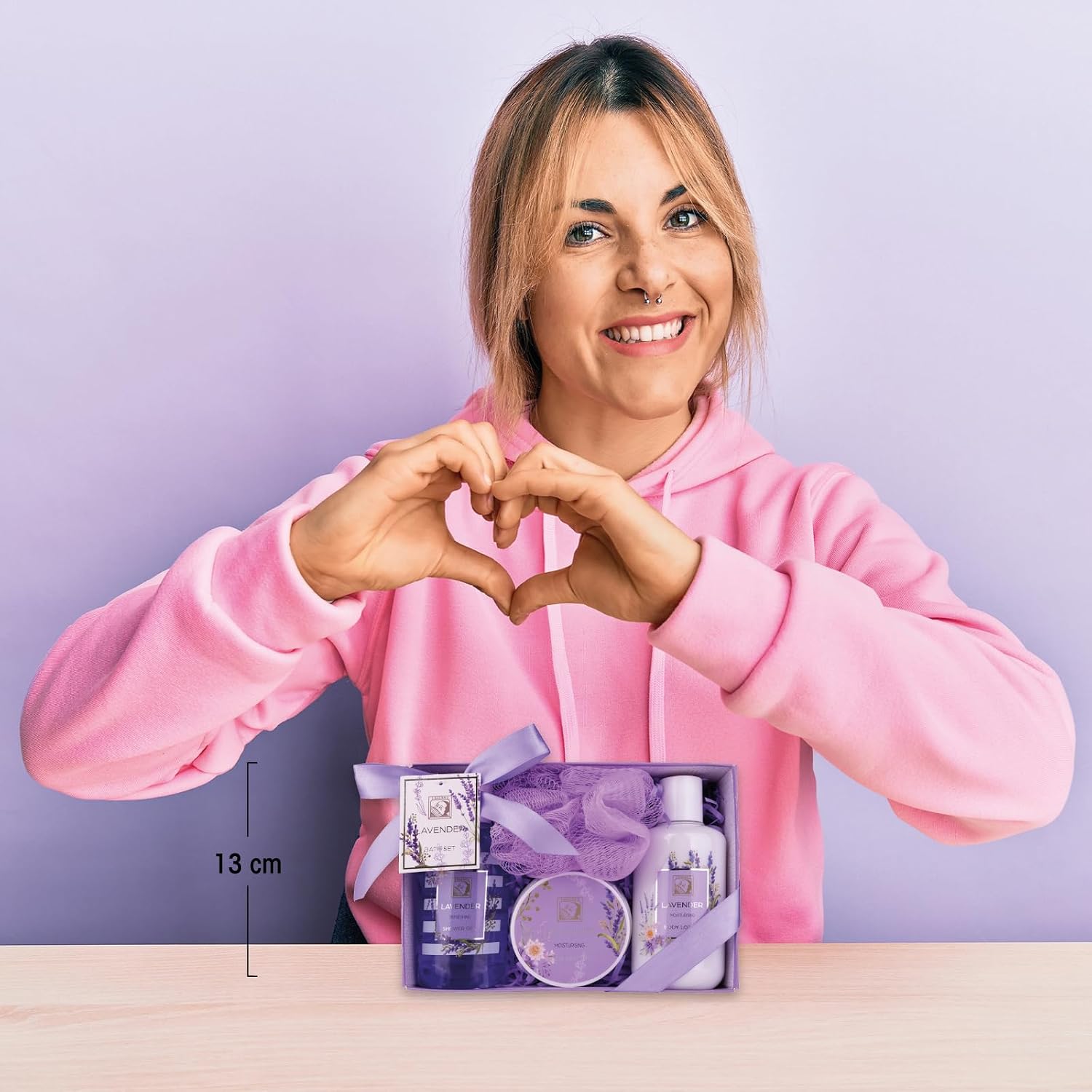 Accentra Shower Set Women Gift Set Lavender in Beautiful Gift Box - 4-Piece Care Set with Shower Gel, Body Lotion, Body Butter and Mesh Sponge - Gift Set for Valentine's Day & Mother's Day – Bild 7