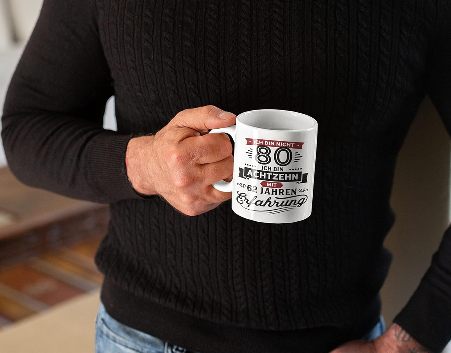 Gift Mug for 80th Birthday - Ich bin nicht 80, Ich bin 18 mit 62 Jahre Erfahrung | Mug with Funny Saying as a Gift Idea Ceramic 330 ml – Bild 4