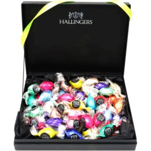 Hallingers Genuss Manufaktur Delicatessen Easter Gift Set – XXL Gift Basket „Easter Box Green“ Large Easter Nest with 60 Chocolate Easter Eggs with & without Alcohol, Easter Baskets for Women Men