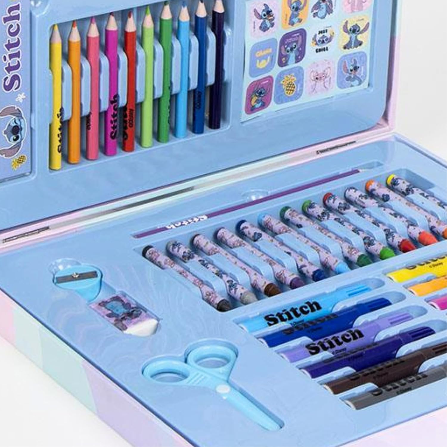 Disney Stitch 52 Piece Deluxe Colouring and Craft Set for Kids | Portable Deluxe Painting Case with Felt Tip Pens, Wax Crayons, Crayons & More | Creative Drawing and Painting Set – Bild 9