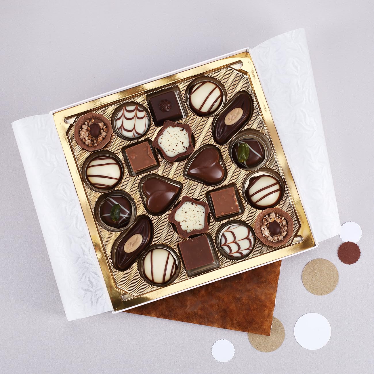 Herz & Heim Lindt 50th Birthday Mini Chocolates in Personalised Packaging (Full Size) – Bild 4