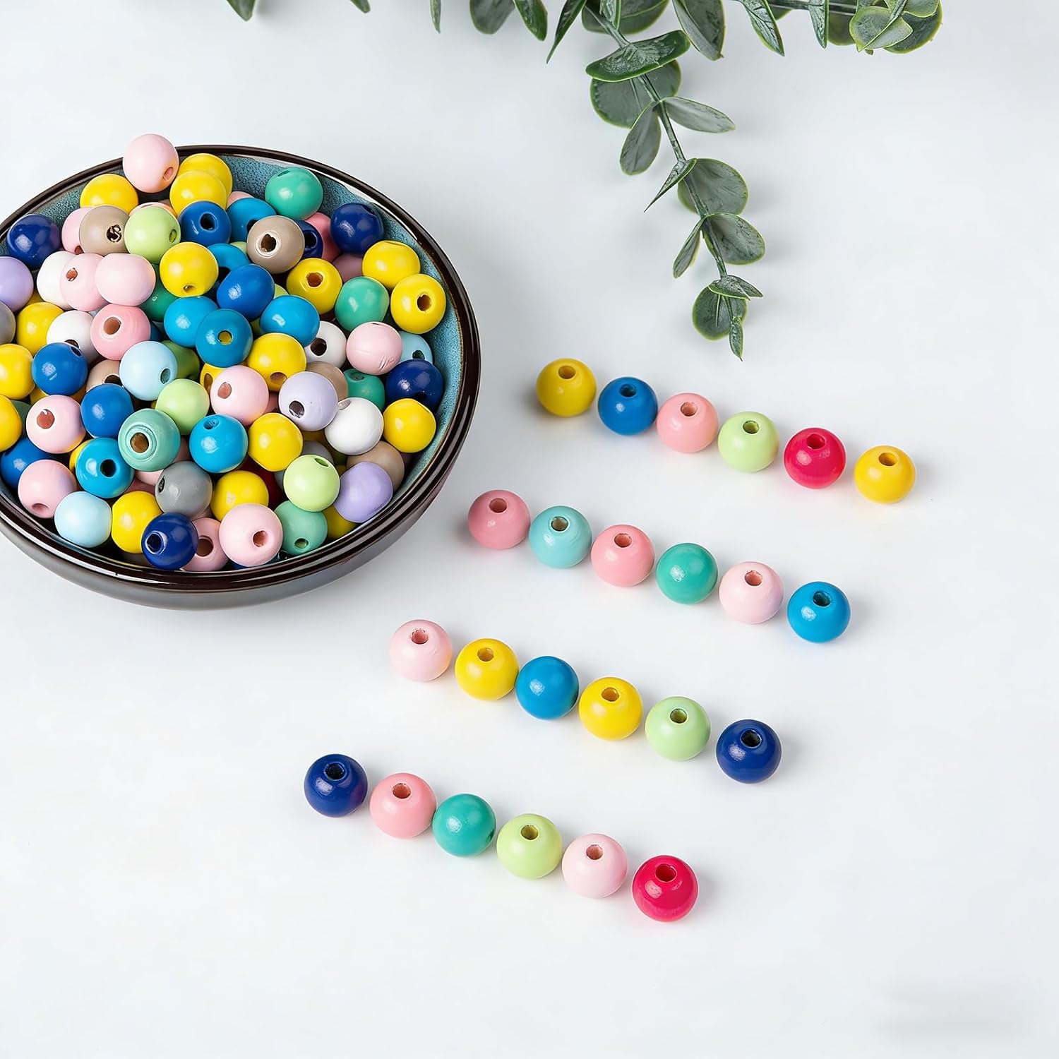 Pack of 600 Colourful Wooden Beads, 10 mm, Colourful Wooden Beads for Threading with Large Hole, Round Craft Beads Made of Wood in 12 Colours for Bracelet, Necklace, Jewellery Crafts and – Bild 6