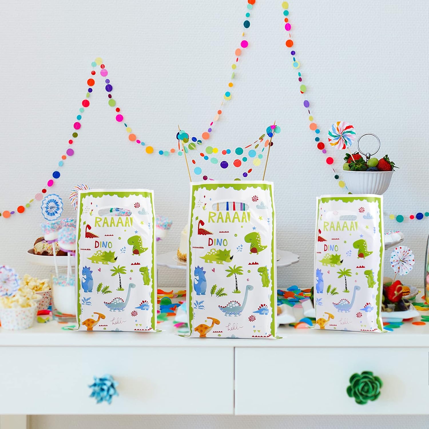 ASTARON Pack of 30 Dinosaur Birthday Gift Bags for Kids Party, Baby Shower Party Supplies, Plastic Goodie Bags for Children Favours, Dinosaur Party Decorations – Bild 4