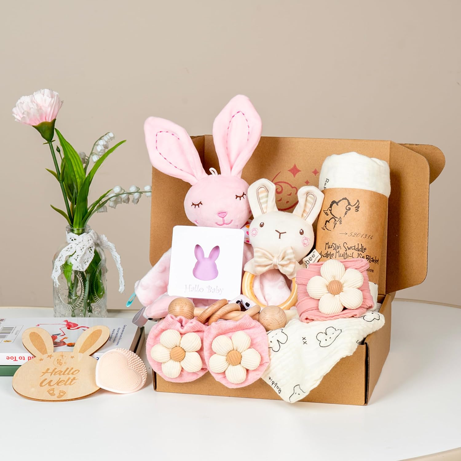 Newborn Gift - Baby Comforter with Rattle, Silicone Brush, Baby Blanket, Socks & Greeting Card - Baby Shower Gift Box for Newborn – Bild 8
